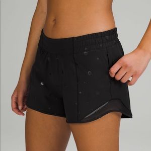 Lululemon Logo Hotty hot shorts NWT size 4